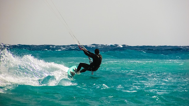 Sugestie dotyczące uprawiania kitesurfingu na falach